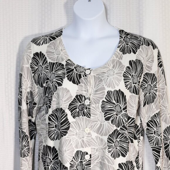 White Stag Size XL Grey/black/white floral pattern scoop neck button down cardig - Picture 2 of 11